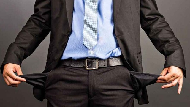 没有年终奖还回不了家，这届打工人有多难？