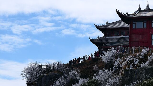 四川峨眉山金顶现雾凇 仿佛仙境
