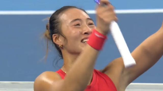 郑钦文夺得中网冠军！以一记ACE终结比赛，获胜后激动落泪