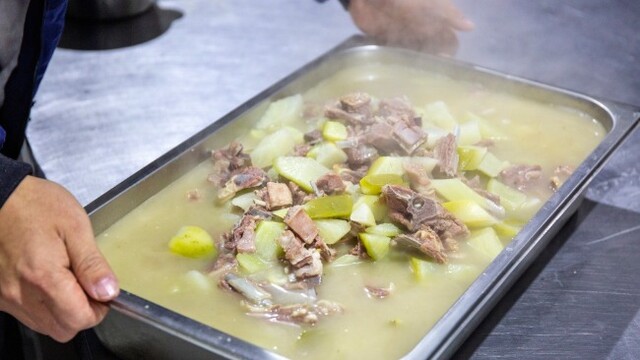 蒙古国486箱捐赠羊到达西安