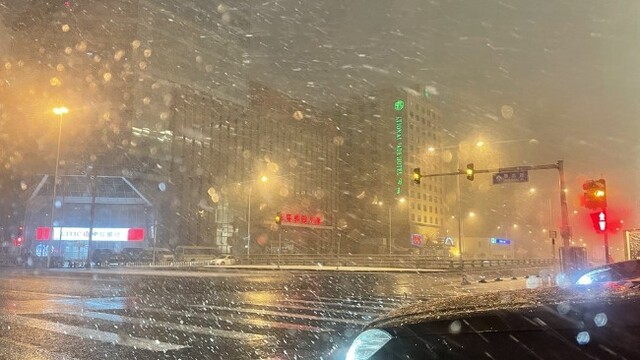 北京下雪你看见了吗？多地飘雪地面见白