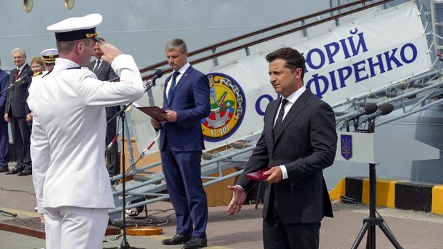 乌克兰总统泽连斯基参观美国军舰