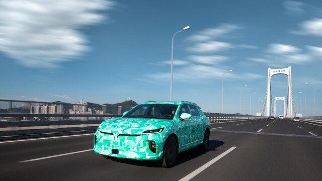 岚图新一代纯电平台首款车型，将于今年下半年发布