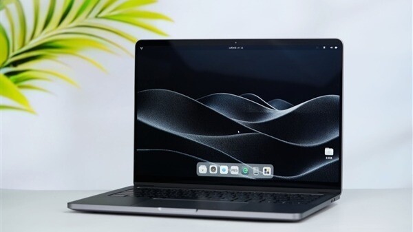 首发自研长江SoC！摩尔线程AIBOOK笔记本图赏