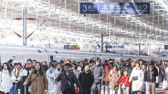 1至4月全国铁路发送旅客14.6亿人次，创同期历史新高