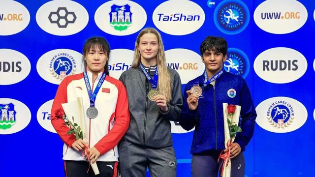 饶余琪勇夺世锦赛亚军