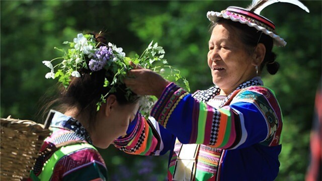 电影《白马姐妹》　一部白马藏族变迁的影像志