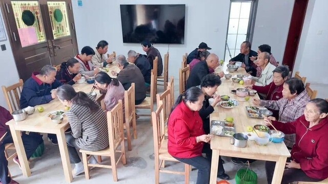一餐只需一元 湖北一乡村23位老人抱团养老火了