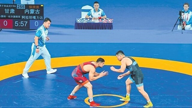 全运会健儿一“跤”高下　陇将同分失冠夺银摘铜
