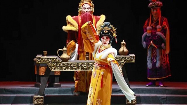 甘肃张掖上演戏剧盛宴