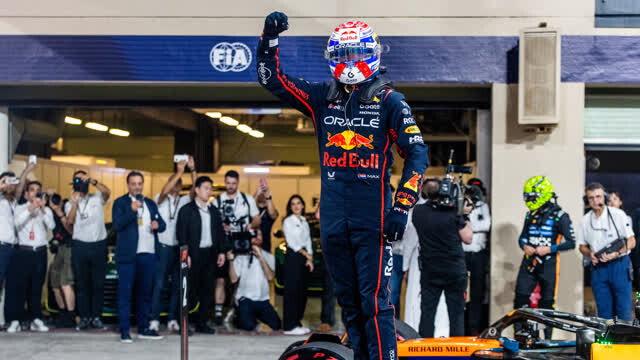 F1大片｜决战阿布扎比！维斯塔潘占得先机