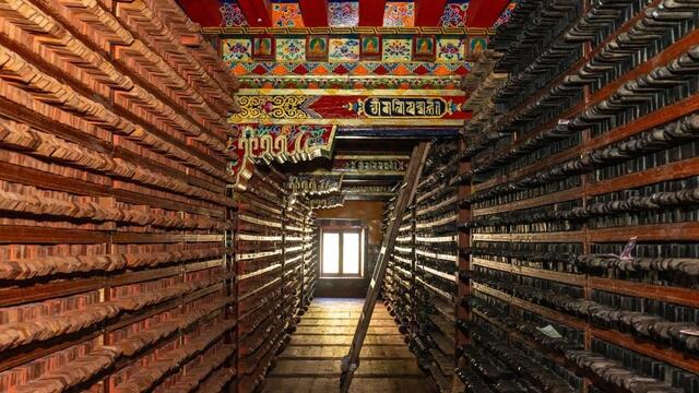 中国首部古籍保护利用地方性法规施行 50万册民族古籍获依法保护