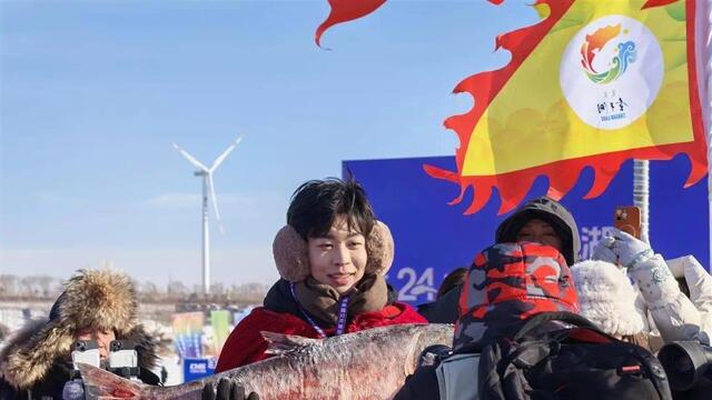 每斤4.47万元！查干湖冬捕38斤“头鱼”拍出1699999元高价