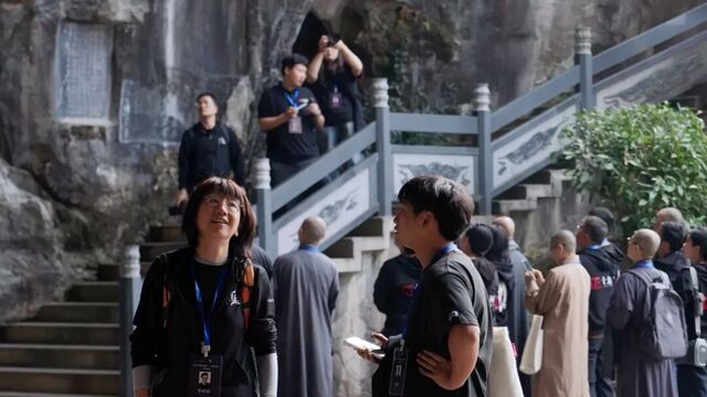 一只背包一间小庙，一场长达十年的“追光”修行