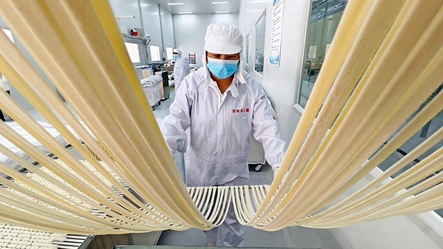 甘肃民乐：传统手工挂面生产忙