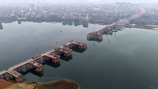 新黄金埠特大桥进入施工快车道