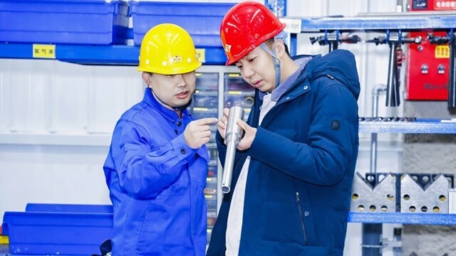 大国工匠入陇企　现场支招解难题