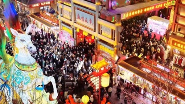 敦煌年味“火”出圈　接待游客超80万人次