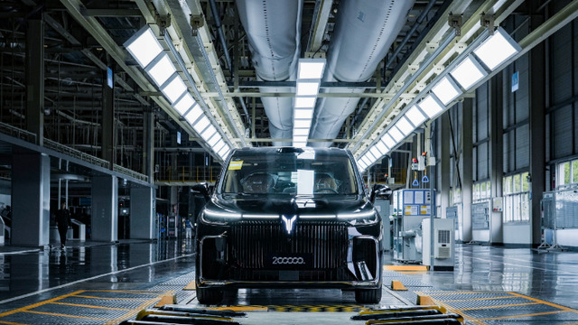 岚图梦想家冠军版上市：配华为乾崑ADS4 售30.99万