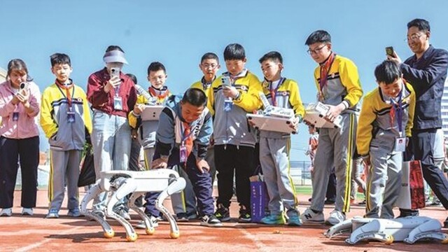 竞技锤炼本领　科创逐梦校园