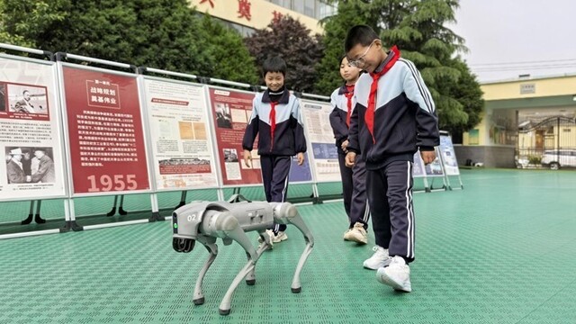 科技馆“搬”进村小　甘肃天水学生娃涨知识