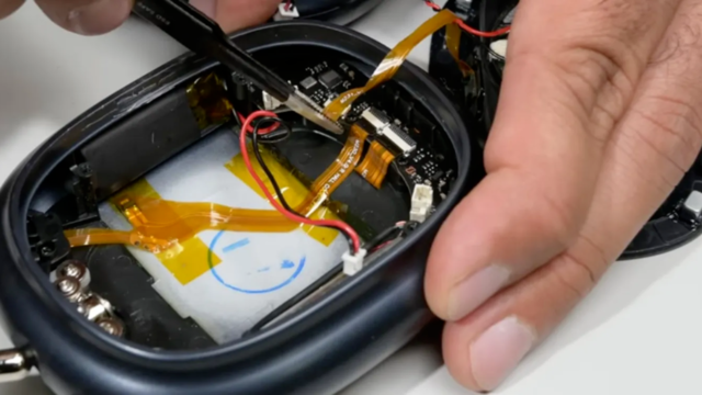 iFixit拆解华强北山寨Apple Watch、AirPods：内部做工粗劣，核心功能缺失