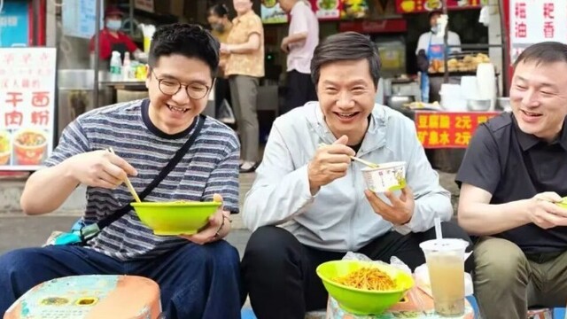 “雷军武汉过早同款套餐”上架 市民争坐“雷军座”过早