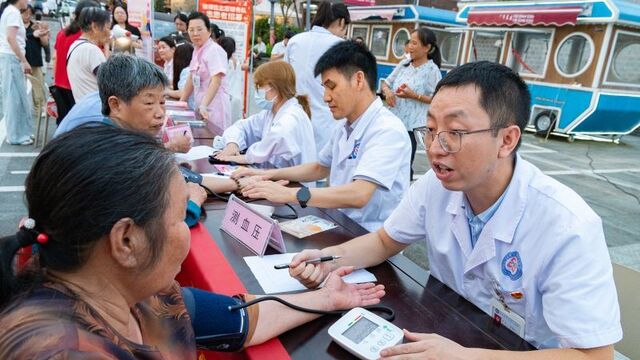 送医便民服务下基层
