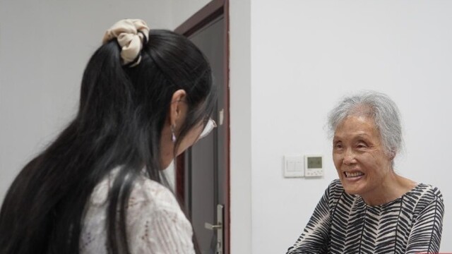重度烧伤老人设立烧伤爱心基金 77岁的她已行善12年