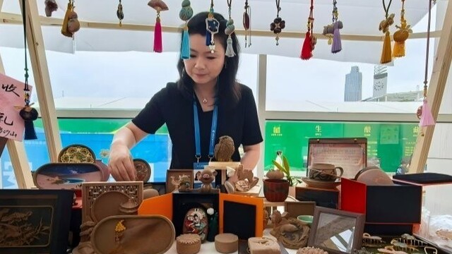 沙子变茶具摆件火爆出圈　敦煌美学“洽”到好处