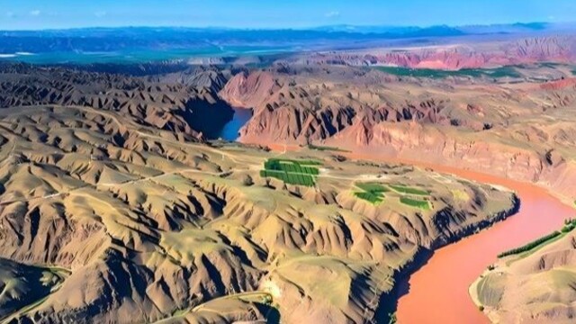 一峡蜿蜒似蛟龙　千年古渡遇新生