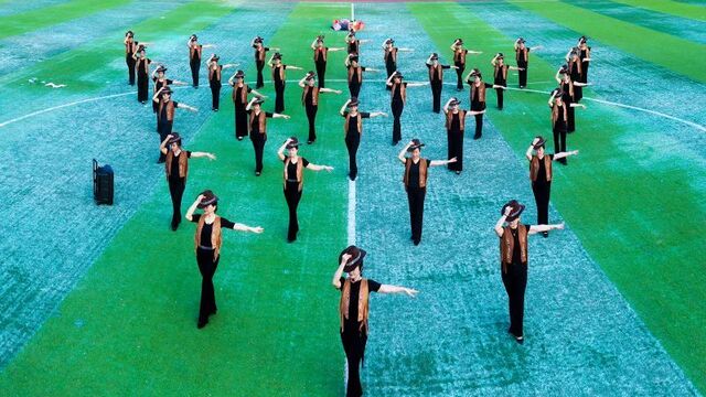 公益展演迎“全民健身日”