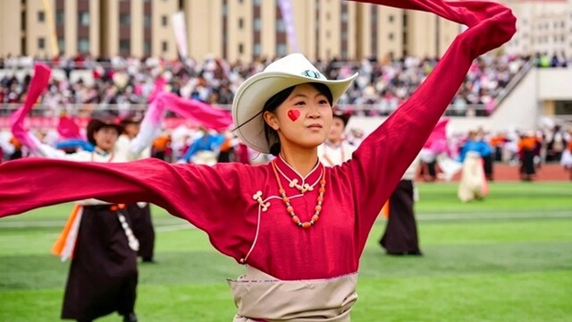 甘肃天祝锅庄舞盛宴点燃民俗狂欢