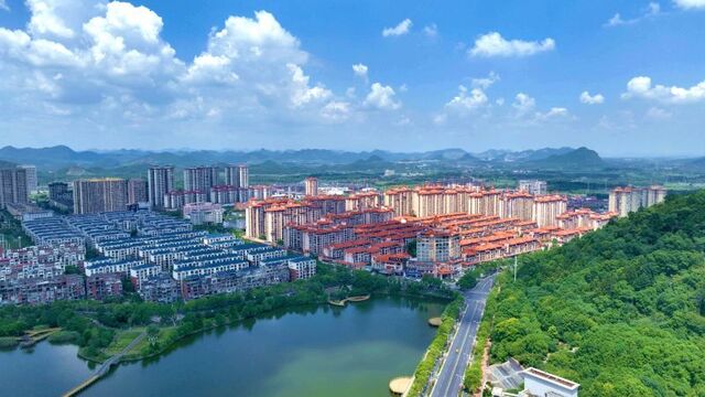 蓝天白云景如画卷