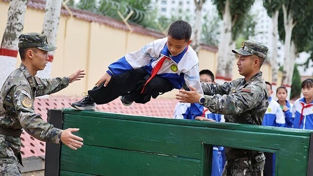 甘肃会宁：国防教育润童心
