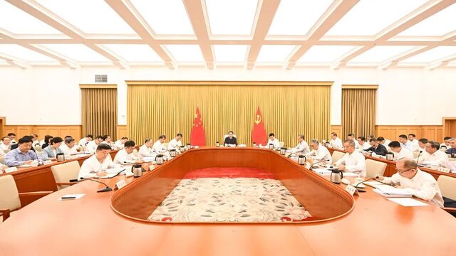 袁家军：要以人工智能牵引超大城市数智治理创新突破
