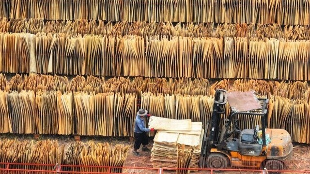 板材加工生产忙