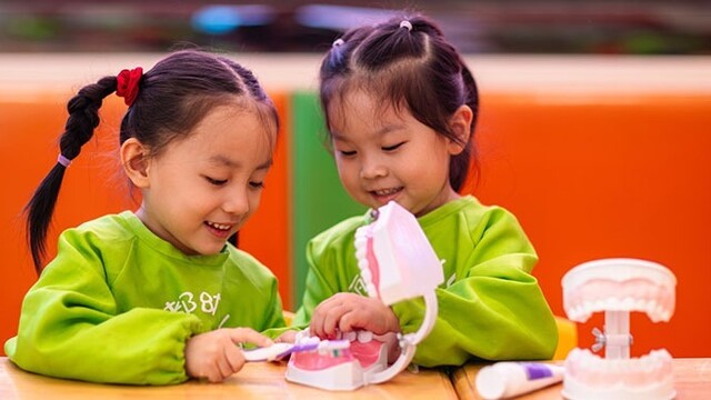 甘肃张掖萌娃趣味课堂学护牙