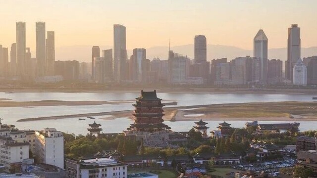人口首次减少，南昌喊话：尽快破万亿
