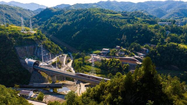 宜兴高铁西康高铁通车 重庆北至宜昌北高铁最快3小时可达