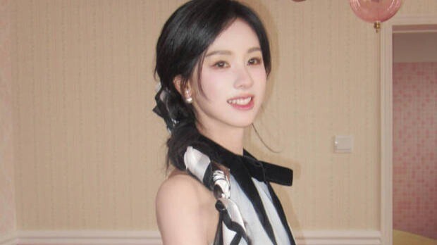 陈都灵最新写真灵动俏皮笑颜迷人