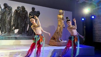 罗丹雕塑上海"倾听"敦煌古乐　东西文明对话科技感爆棚