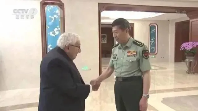 7月18日，李尚福在北京会见基辛格 图：央视国防军事频道截屏