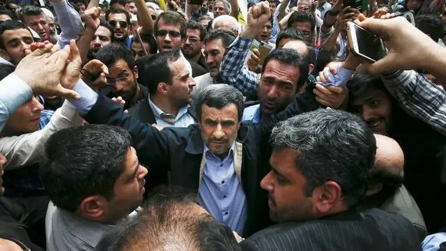 【内贾德以平民总统自居】