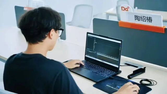 成都大一新生OPC创业，实现月入过万