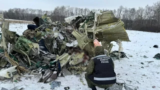 俄方公布初步调查结果:坠毁军机被乌防空导弹击落