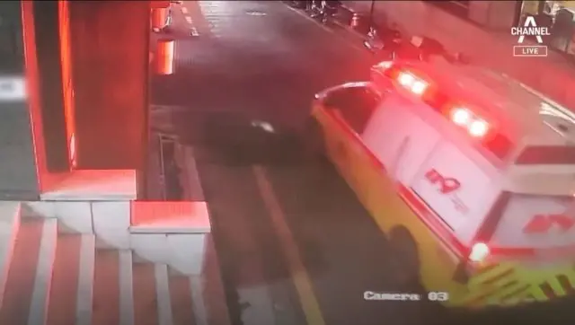 10日晚，救护车在接到医院报警后赶到事发现场。 图自韩媒
