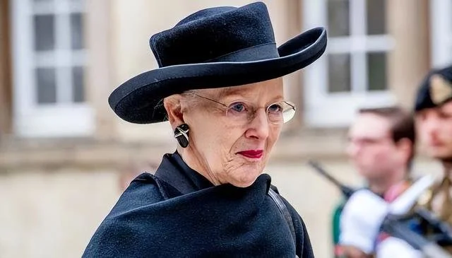 刚被剥夺皇室头衔 丹麦公主就被同学欺负：你已经不是公主了