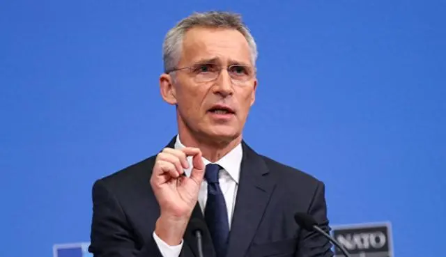 （北约秘书长斯托尔滕贝格）