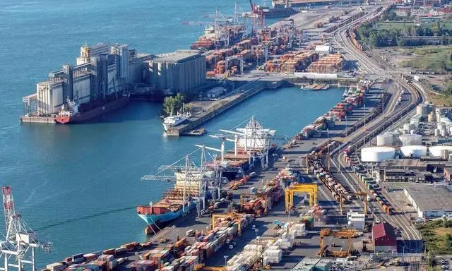 图为蒙特利尔港口